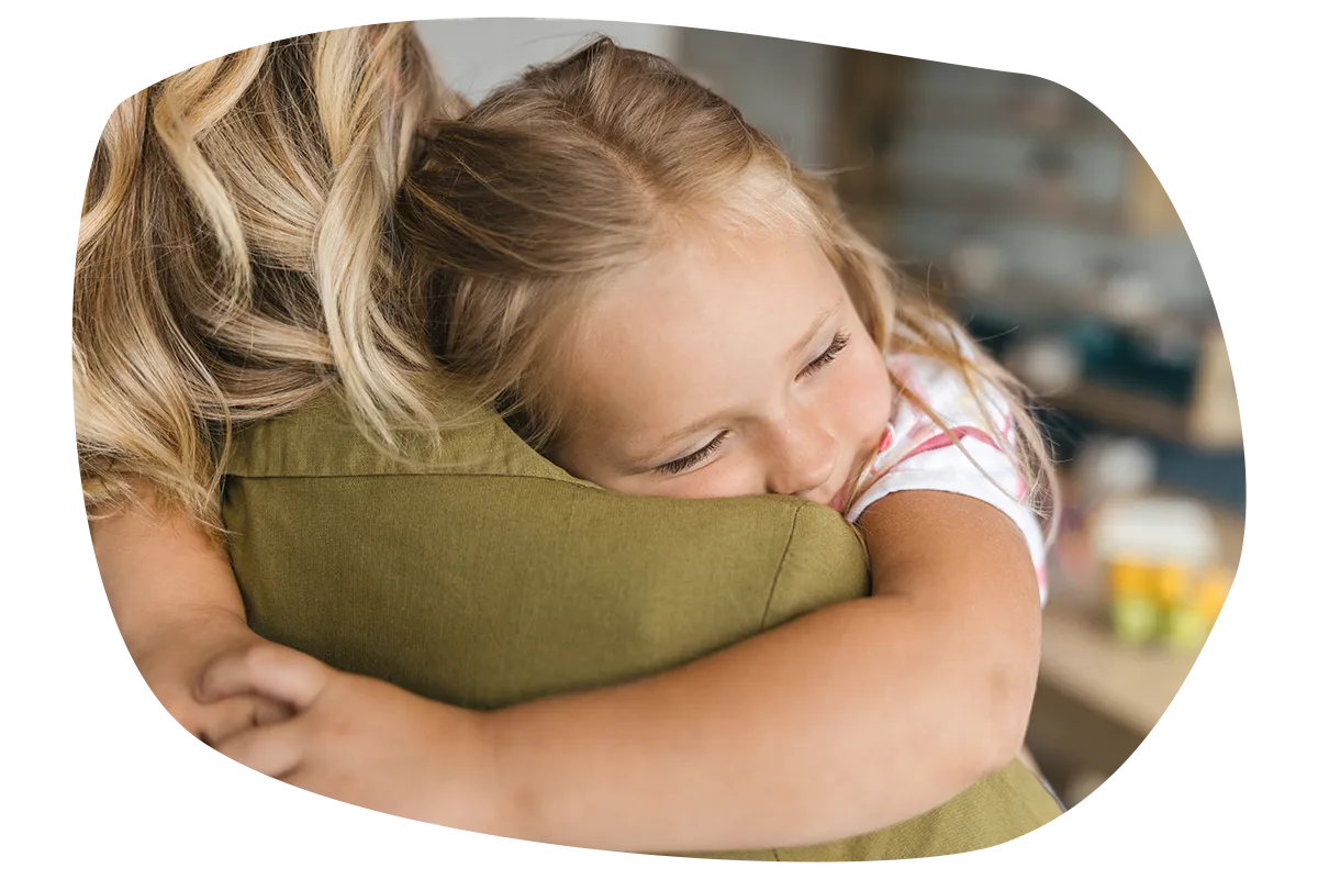 Beratungsgespräch mit einer Mutter und ihrem Kind